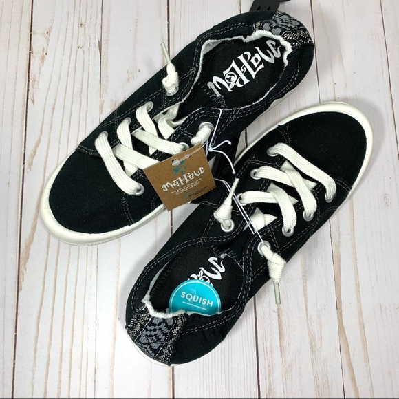 Mad Love Lennie Women's Black Lace-Up Canvas Sneakers - NWT - Picture 1 of 10